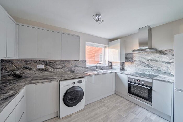 2 Bedroom Apartment To Rent In Grosvenor Drive Maidenhead, SL6