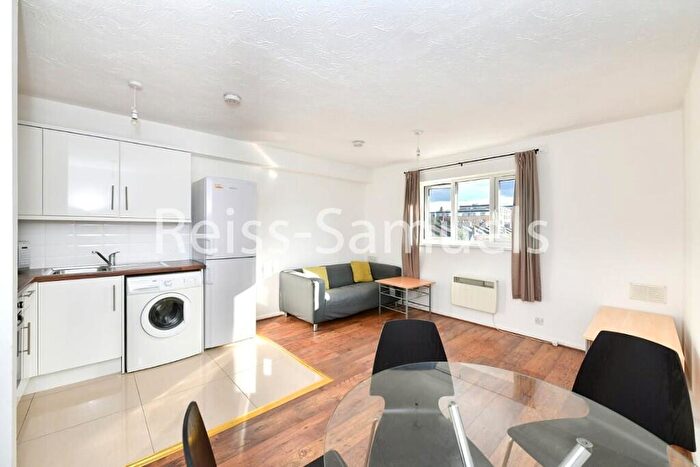 1 Bedroom Apartment To Rent In Ambassador Square, London, E14