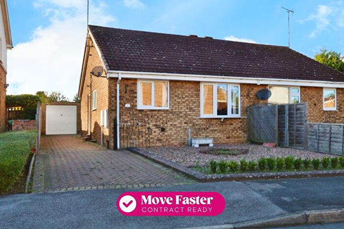2 Bedroom Semi-detached Bungalow For Sale In Bracken Road, Driffield, YO25