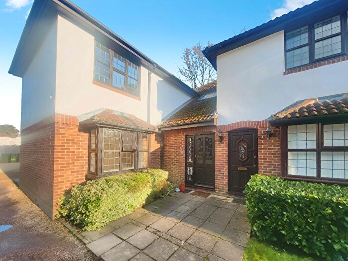 1 Bedroom Apartment To Rent In Caesars Court - Surrey, GU15