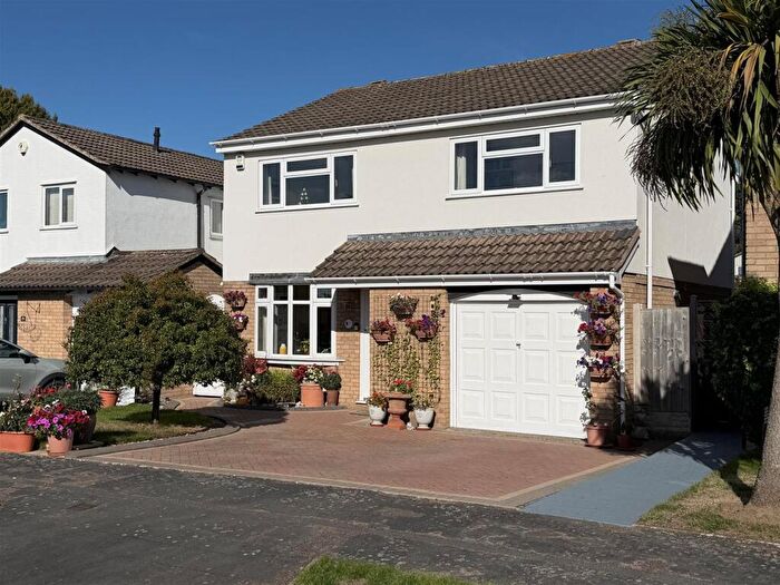 4 Bedroom Detached House For Sale In Hathaway Drive, Woodloes Park, Warwick, CV34