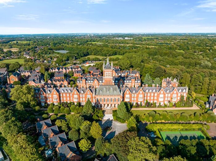 3 Bedroom Town House To Rent In Virginia Park, Virginia Water, GU25