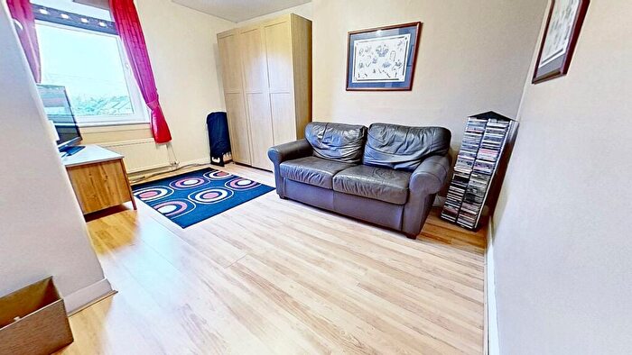 3 Bedroom Terraced House For Sale In Mid Street, Deans, EH54