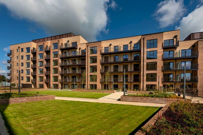 2 Bedroom Flat To Rent In St. Andrews Road, Uxbridge, UB10