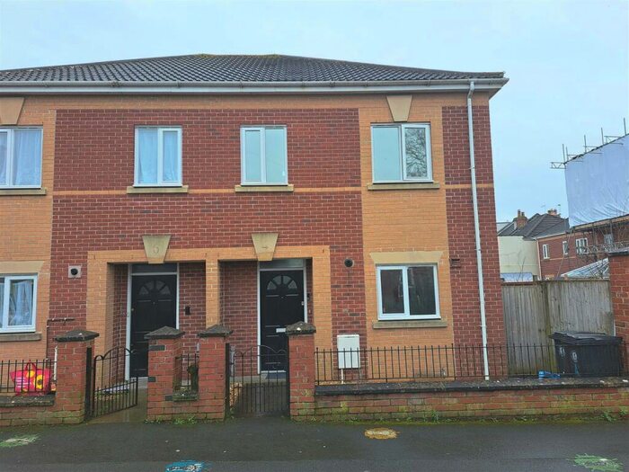 3 Bedroom Semi-Detached House To Rent In Johnsons Lane, Bristol, BS5