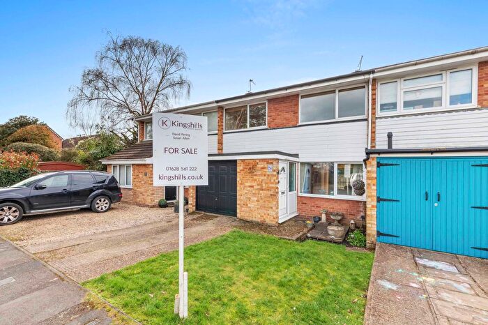 3 Bedroom Terraced House For Sale In Dedmere Court, Marlow, Buckinghamshire, SL7