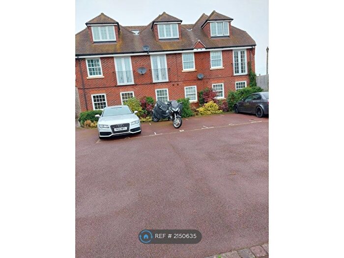 1 Bedroom Flat To Rent In High Street, Theale, Reading, RG7