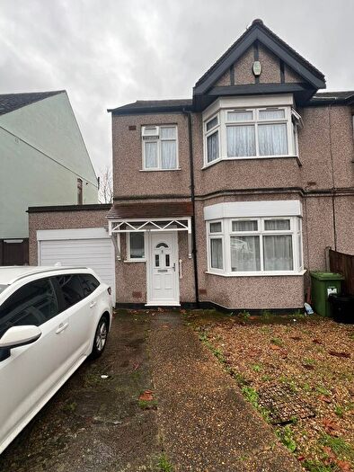 3 Bedroom Semi Detached House To Rent In Rush Green Road, Romford Essex, RM7
