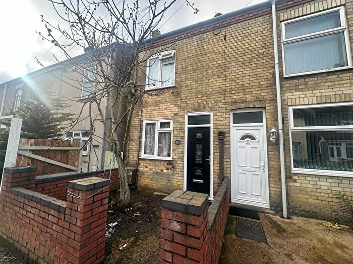 3 Bedroom End Of Terrace House For Sale In Gladstone Street, Peterborough, PE1