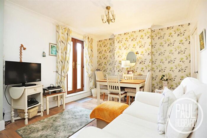 3 Bedroom End Of Terrace House For Sale In Lorne Park Road, Kirkley, NR33