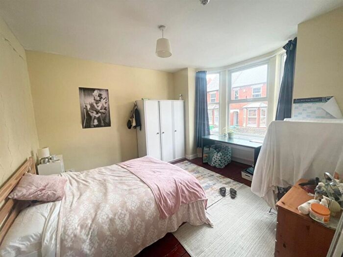 5 Bedroom Semi-Detached House To Rent In **£pppw Excl Bills** Teversal Avenue, Lenton, NG7