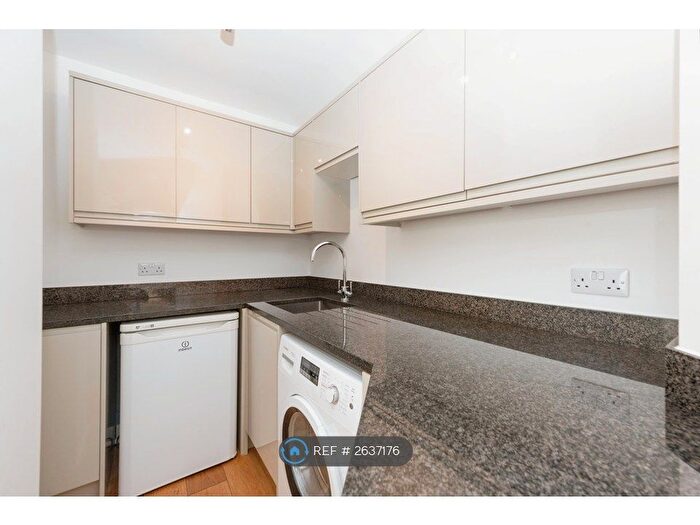 1 Bedroom Flat To Rent In Chertsey Road, Twickenham, TW1