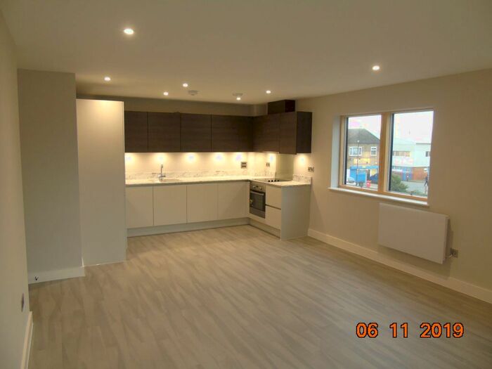 2 Bedroom Flat To Rent In Vanburgh Court, Slough, SL2