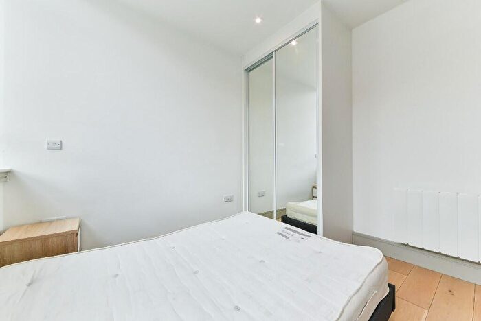 2 Bedroom Flat To Rent In Imperial Drive, Harrow, Middlesex, HA2