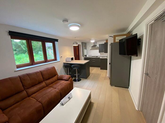 3 Bedroom Flat To Rent In Sparkford Road, Winchester, SO22