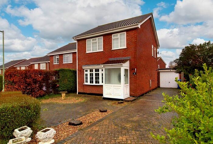 3 Bedroom Detached House For Sale In Brookwood Close, Worlingham, Beccles, NR34