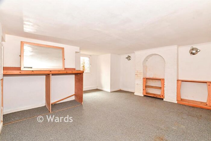 2 Bedroom Flat For Sale In Canterbury Street, Gillingham, Kent, ME7