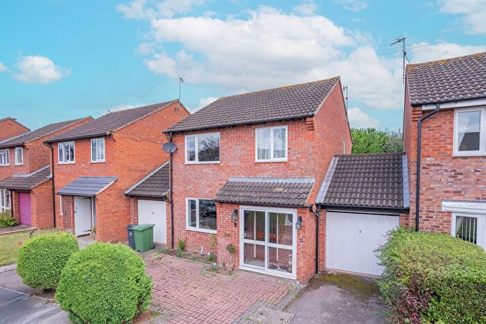 3 Bedroom Link Detached House For Sale In Gainsborough Close, Welland, Malvern, WR13