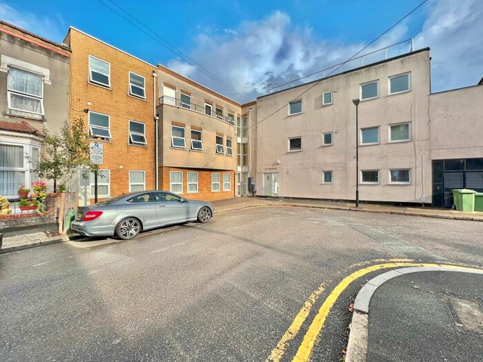 1 Bedroom Flat To Rent In Maitland Road, London, E15