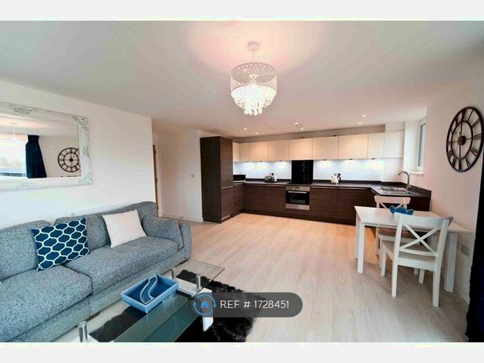 2 Bedroom Flat To Rent In Haskell House, Milton Keynes, MK10