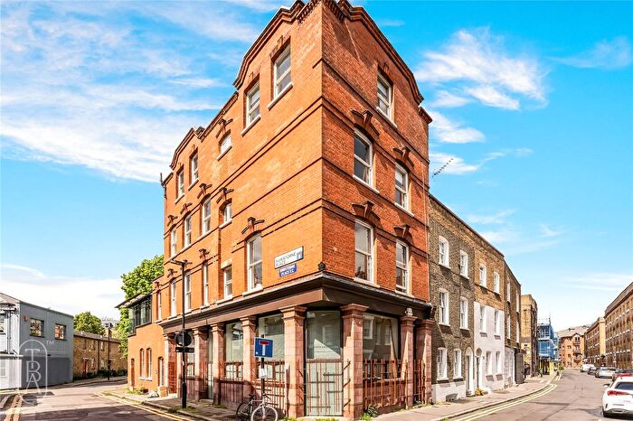 2 Bedroom Flat To Rent In Rawstorne Street, London, EC1V