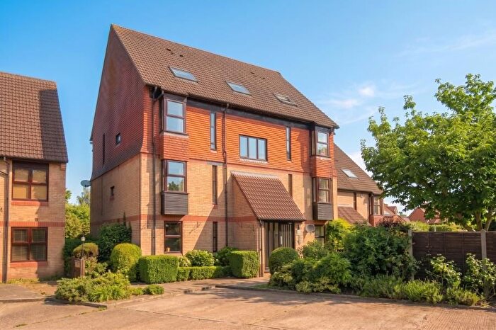 Studio To Rent In Woking, Surrey, GU21
