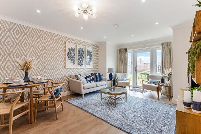 2 Bedroom Apartment For Sale In Grove Road, Wantage, OX12