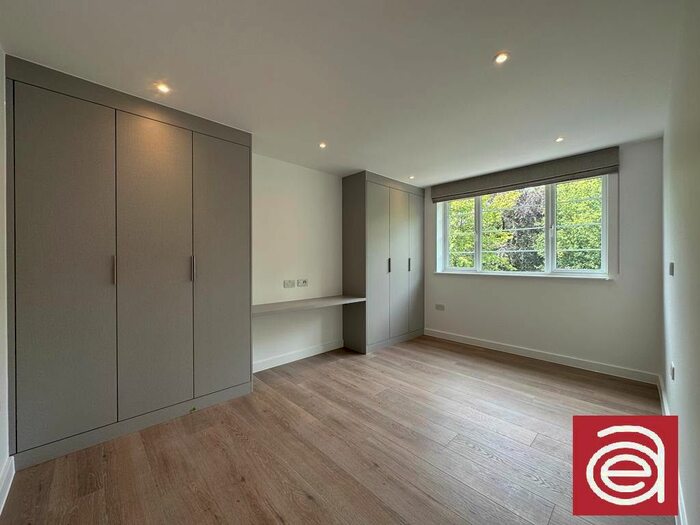 1 Bedroom Flat To Rent In Crouch End Hill, Crouch End, N8