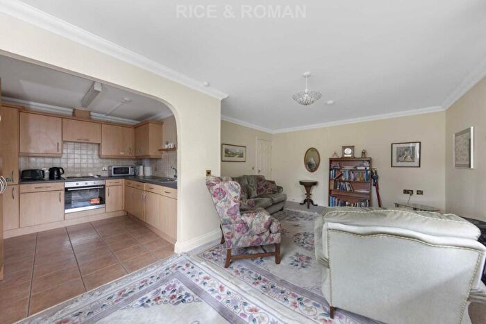 1 Bedroom Retirement Property For Sale In The Firs, Firs Close, Claygate, KT10