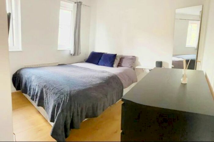 4 Bedroom Detached House To Rent In Oxley Close, London, SE1