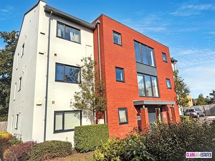 2 Bedroom Apartment For Sale In The Chase, Topsham, EX3