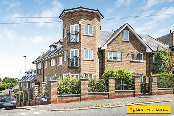 3 Bedroom Apartment For Sale In Green Dragon Lane, London, N21