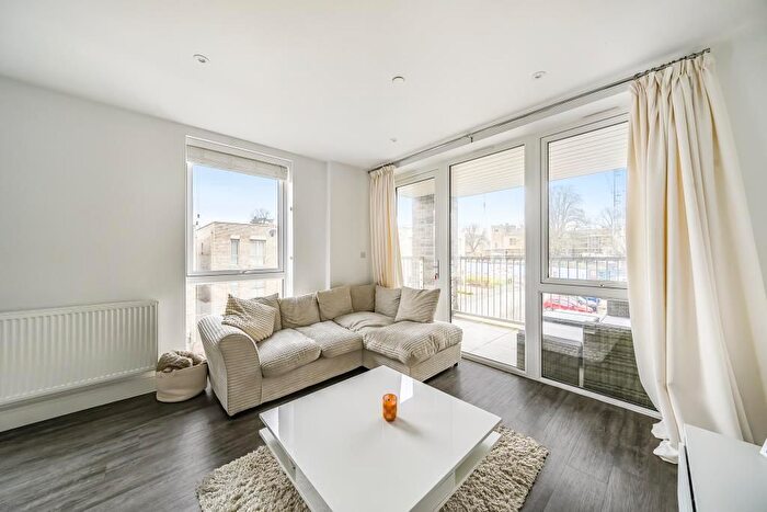 2 Bedroom Flat For Sale In Daly Close, Littlemore, OX4 - Photo 2