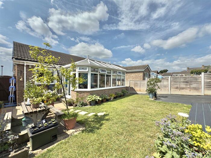 3 Bedroom Detached Bungalow For Sale In Moorside Close, Mapplewell, Barnsley, S75
