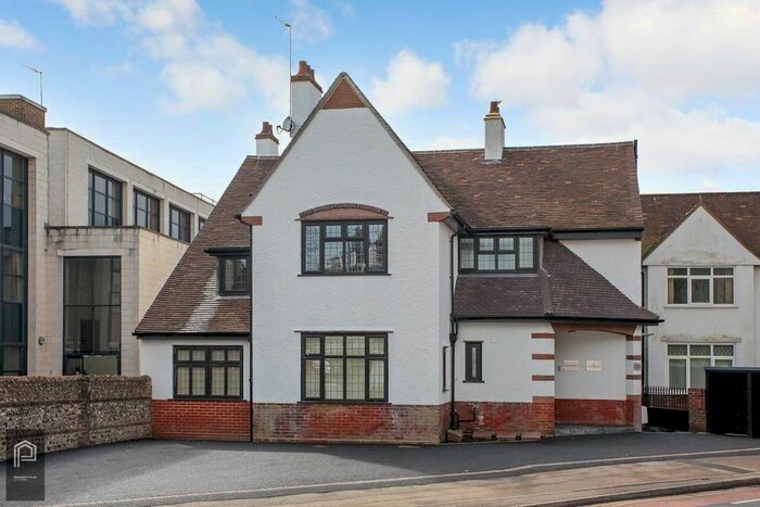 1 Bedroom Flat To Rent In Dyke Road, Hove, BN3