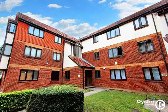 1 Bedroom Flat To Rent In Falcon Way, Fieldfare Court, NW9