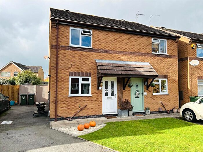 3 Bedroom Semi-Detached House For Sale In The Vineries, Countesthorpe, Leicester, Leicestershire, LE8