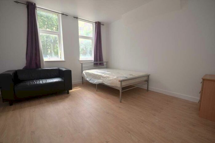 Studio To Rent In London Road, Reading, RG1