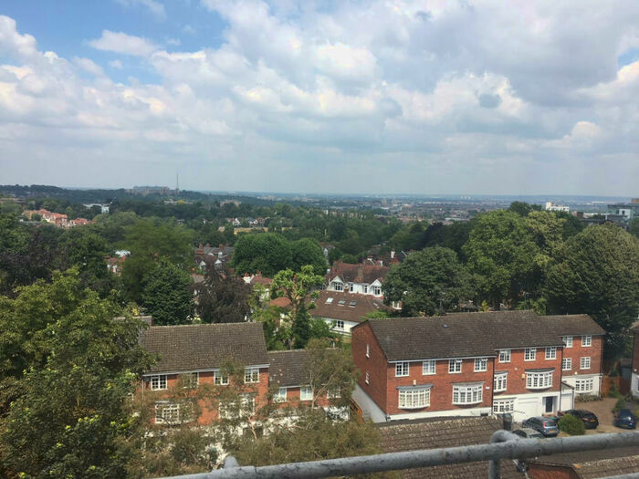 2 Bedroom Apartment To Rent In Northwood Hall, Highgate, London, N6