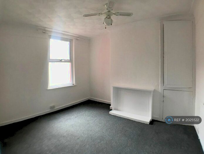 2 Bedroom Terraced House To Rent In Bianca Street, Bootle, L20