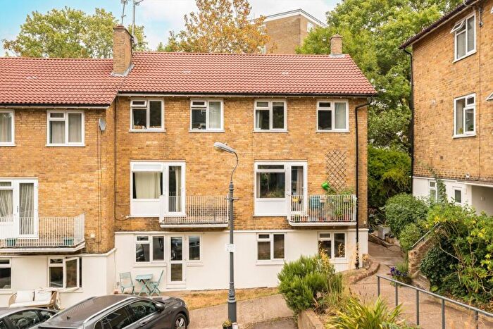 2 Bedroom Flat For Sale In Sydmons Court, Honor Oak, SE23