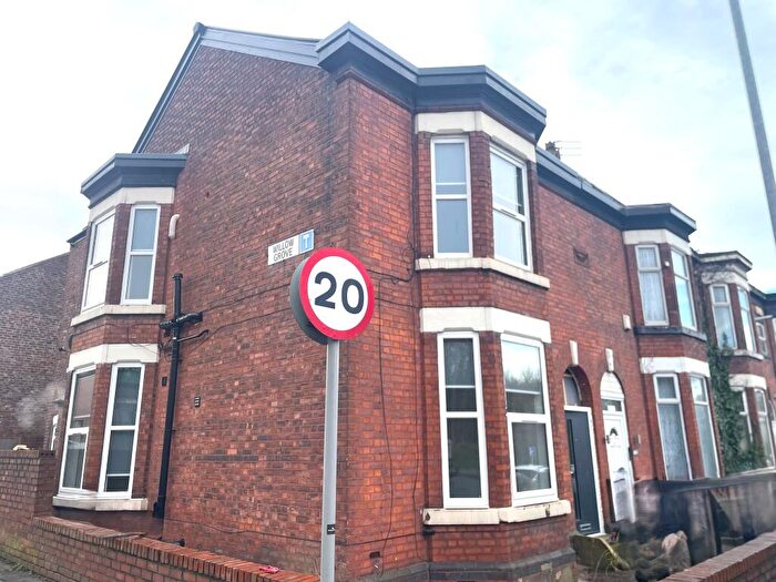 6 Bedroom End Of Terrace House For Sale In Hyde Road, Manchester, M18