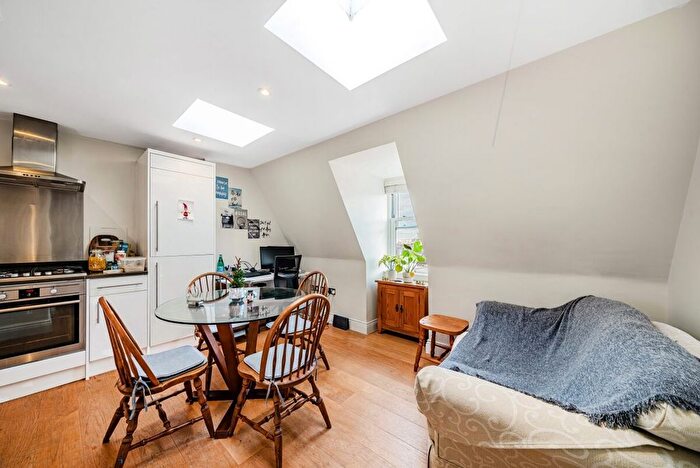 2 Bedroom Flat For Sale In Trafalgar Grove, London, SE10