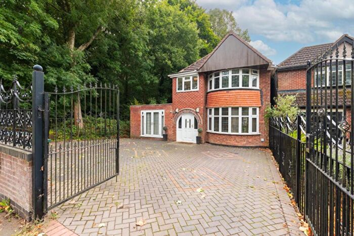 3 Bedroom Detached House For Sale In Tile Hill Lane, Coventry, CV4