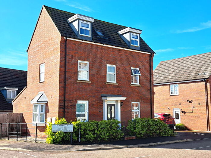 4 Bedroom Detached House For Sale In Poppyfields, Gamlingay, Sandy, Bedfordshire, SG19