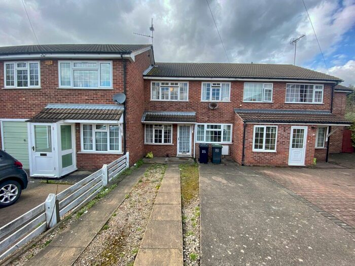 4 Bedroom House To Rent In £ Ppw Myrtle Grove, Beeston, NG9