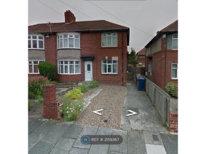 2 Bedroom Flat To Rent In Ferndene Grove, Newcastle Upon Tyne, NE7