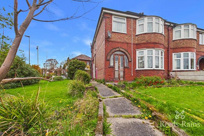 3 Bedroom Semi Detached House For Sale In Gore Crescent, Salford, Greater Manchester, M5