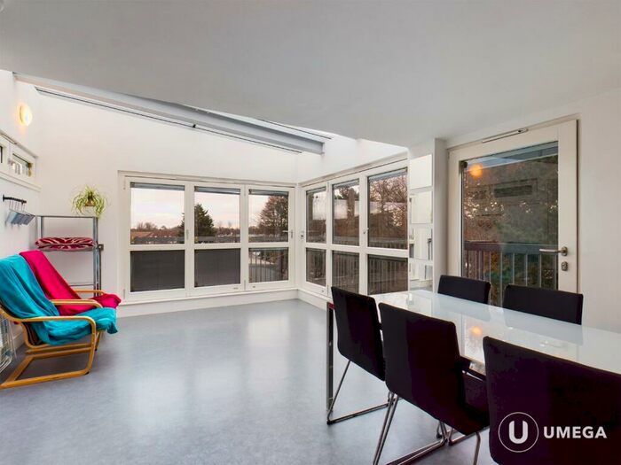 2 Bedroom Flat To Rent In Cellar Bank, Prestonfield, Edinburgh, EH16