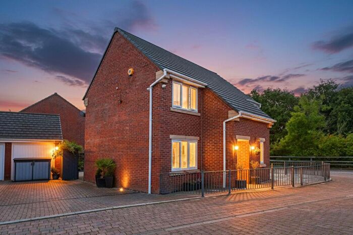 4 Bedroom Detached House For Sale In Birchenlee, Hyde, Hyde, SK14